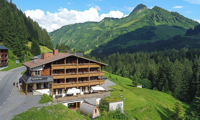 Damuels Hôtel | Berghotel Madlener