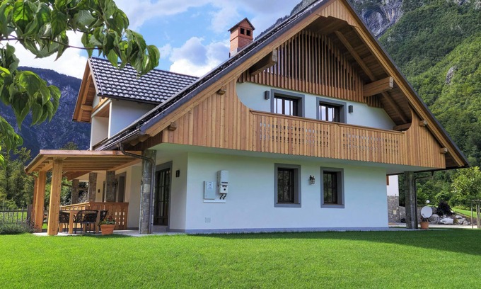 Ukanc Villa | Alpine Luxury Villa with Fireplace & Whirlpool at Lake Bohinj