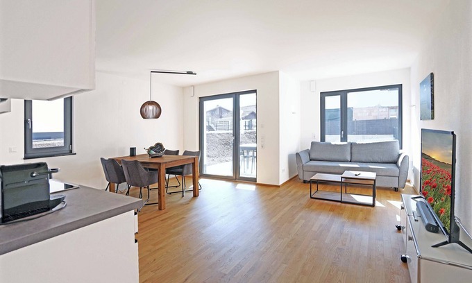 Kreuzegg Appartement | Apartment with garden and terrace