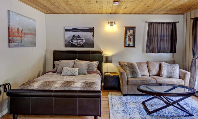 Swansea Point Maison | Alpine Village Resort