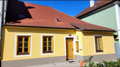 Melk Maison | Altstadthaus Marille mit Innenhofterrasse
