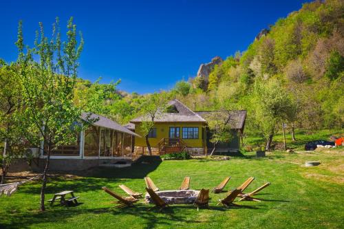 Colti Maison | Alunis RETREAT
