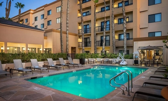 Laguna Hills Hôtel | Always a Great Idea To Unwind! Pleasant Stay, Convenient Location! With Pool!