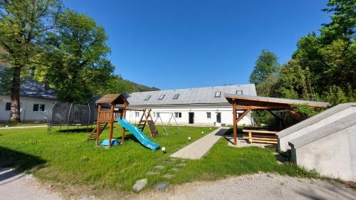 Podbrezova Cabine | Amálkin Dvor