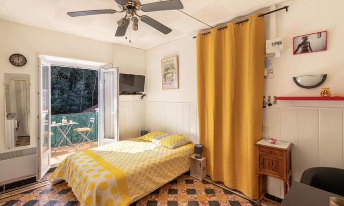 Amelie-les-Bains-Palalda Appartement | Amélie "vintage dream studio" with Sunny Terrace