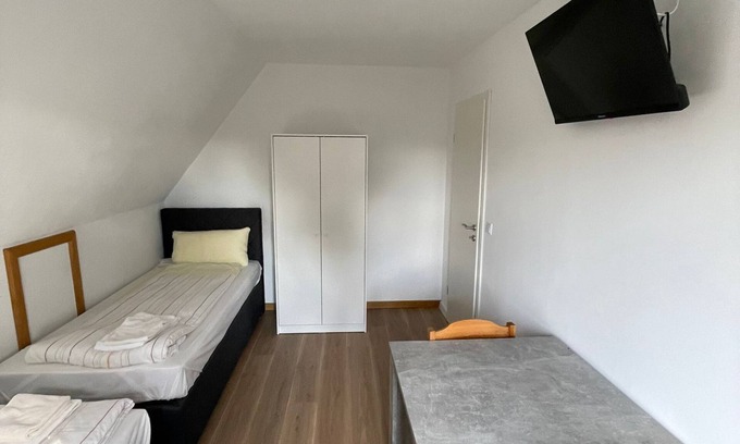 Neumuenster Maison | Am Sander 10 W1 - 2 bedrooms with parking space