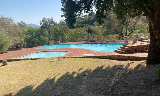 Buffelspoort Cabine | Amani Bush Escape