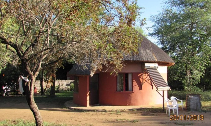 Thorny Bush Game Reserve Cabine | Camp de brousse au bord de la rivière Amanzimlotzi