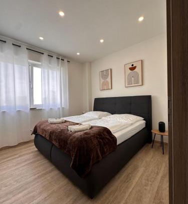 Schwanau Appartement | AMAO Obsidian - 120 m2 Business & Family Apartment - 3 Bedrooms - 8 Guests - King-Size Beds