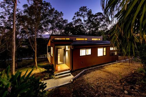 Eatons Hill Maison | Amara Grove Brisbane Cottage - Come Home to Calm
