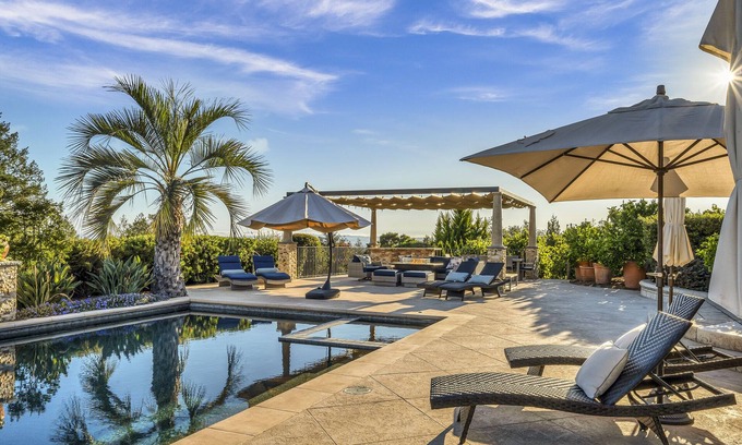 Santa Rosa Maison | Amarosa Estate sleeps 8 SantaRosa pool firepit spa