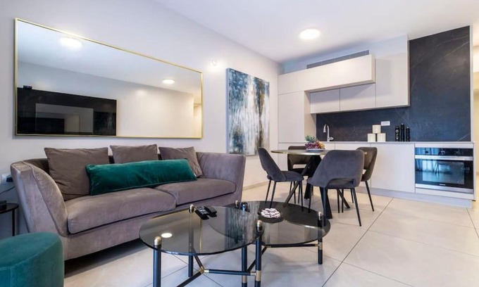Jerusalem City Centre Appartement | Amazing 2 bdm apt, Haneviim Gorgeous view of Har Habayit