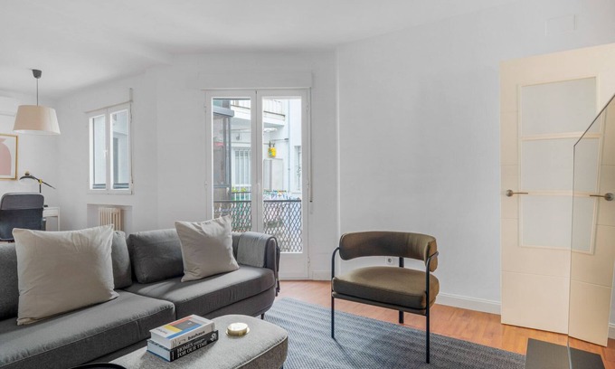 Cuatro Caminos Appartement | Amazing 2BR in Tetuán, by Blueground