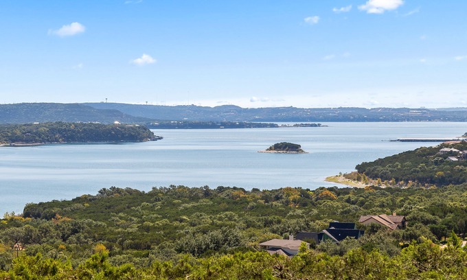 Jonestown Maison | Luxe Casita au Hollows Resort, Lake Travis, 4 piscines
