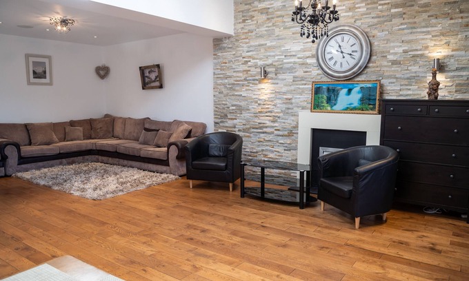 Becontree Maison | Superbe maison avec 4 chambres et jardin