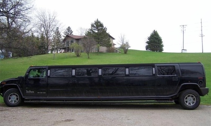 Markesan Maison | Incroyable maison de 4800 pieds carrés avec vue sur le lac! Limousine Hummer / ou bus disponible