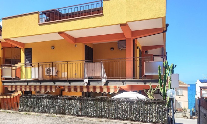Marina di Caronia Appartement | Amazing apartment in Caronia Marina with WiFi