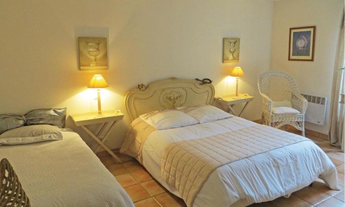 Saint-Branchs Appartement | Amazing apartment in Saint Branchs with 2 Bedrooms, WiFi and Outdoor swimming pool