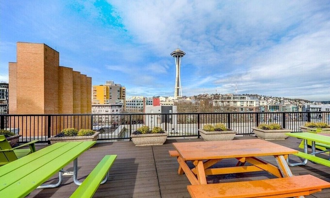 South Lake Union Maison | Amazing Condo in Heart of Seattle