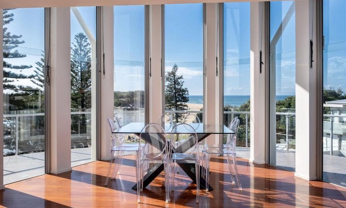 Currimundi Appartement | Amazing Currimundi Lakefront Ocean Penthouse