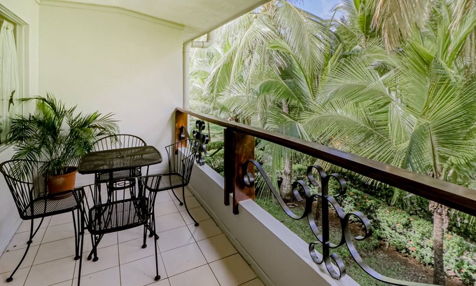 Damas Copropriété | Amazing Escape W/ Lush Gardens, Shared Pool, Expansive Balcony & More!
