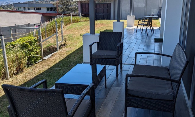 Escazu Villa | Increíble casa en Escazú, impresionante vista a la ciudad de San José - 3 camas