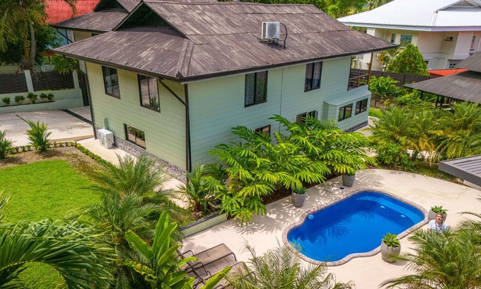 Golfito Maison | Amazing Golfito location-House+Casita-sleeps 16+Top property in Golfito+Luxury