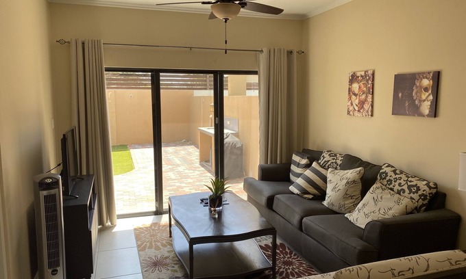 Gold Coast Copropriété | Amazing Ground Floor 2 BR Condo in Malmok close to Arashi Beach
