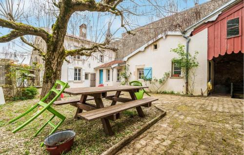 Dommartin-le-Saint-Pere Maison | Amazing Home In Dommartin-Le-Saint-Pèr