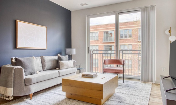 Near Northeast Appartement | Amazing H Street 1BR w/ Rooftop Pool & Gym, walk to Metro, by Blueground