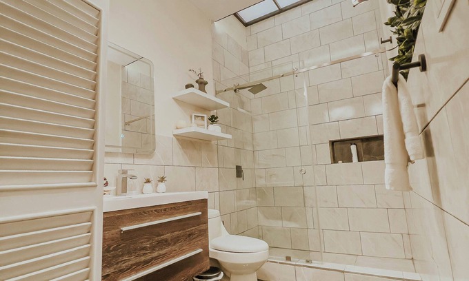 Antigua Guatemala Maison | Amazing Historic Spanish House with AC, WIFI Cable and an amazing Courtyard.