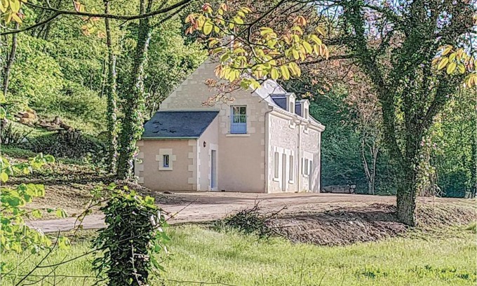 Cravant-les-Coteaux Maison | Amazing Home In Cravant Les Côteaux