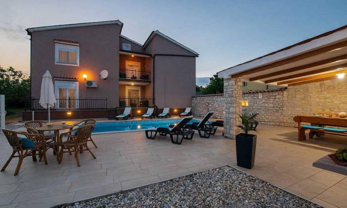 Belavici Maison | Villa Lara