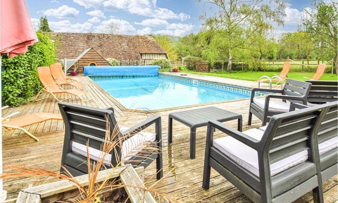 Vieux-Pont-en-Auge Maison | Amazing Home In St Pierre En Auge