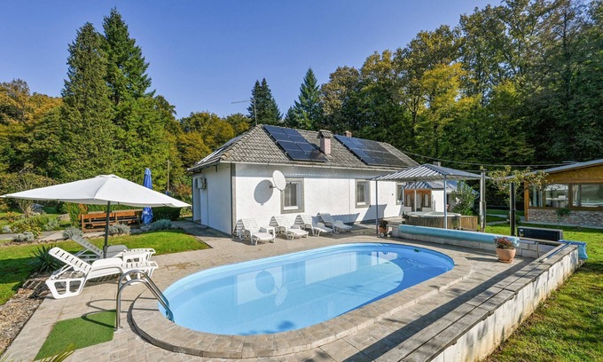 Ivanska Maison | Superbe maison à Ivanska avec cuisine