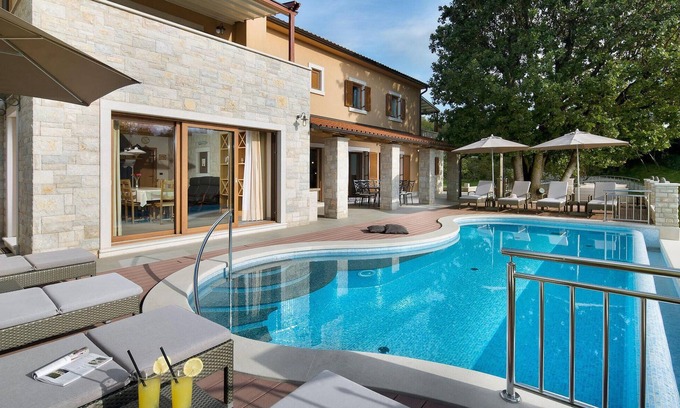 Kapelica Maison | Villa Vlastelini I