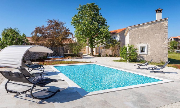 Modrusani Maison | Superbe maison à Modrusani avec WiFi