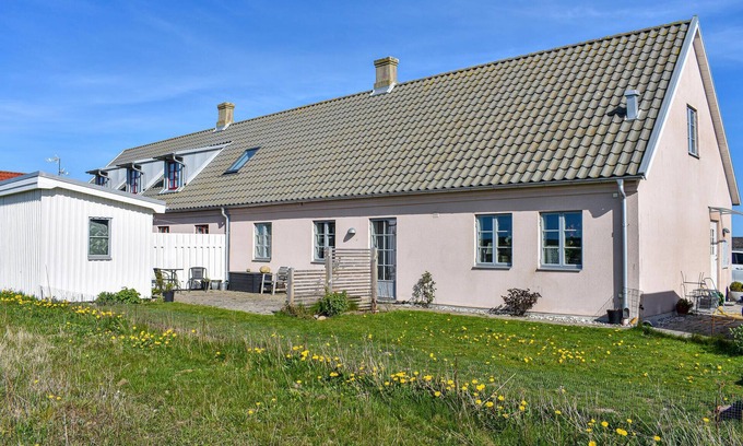 Borrby Maison | Amazing home in Skillinge