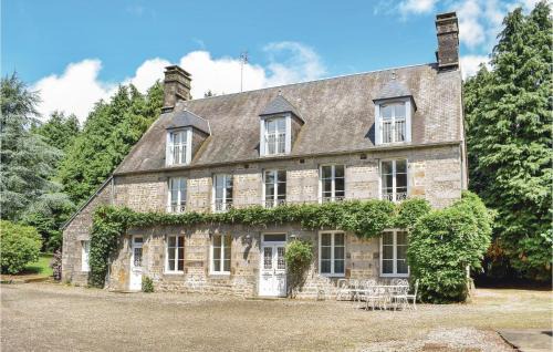 Saint-Clement-Rancoudray Maison | Amazing Home In St Clément Rancoudray