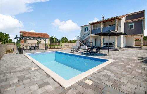 Tinj Maison | Amazing Home In Tinj With Kitchen