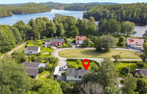 Tollered Maison | Amazing Home In Tollered With Kitchen