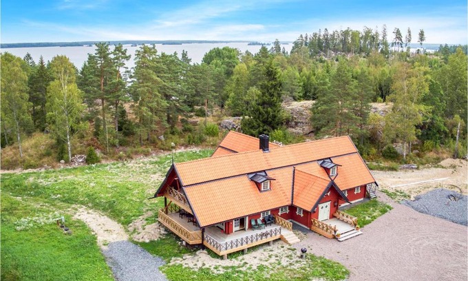 Vastra Nashulta Maison | Amazing home in Vstra Nshulta with 5 Bedrooms, Sauna and WiFi