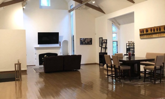Penn Wynne Appartement | AMAZING HUGE GALLERY APARTMENT + FREE PARKING IN PRIME LOCATION