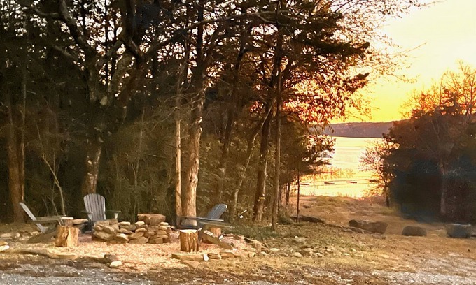Park Hill Maison | Amazing Lake Front Property!!! 3 BR cabin on 30 serene acres on Lake Tenkiller