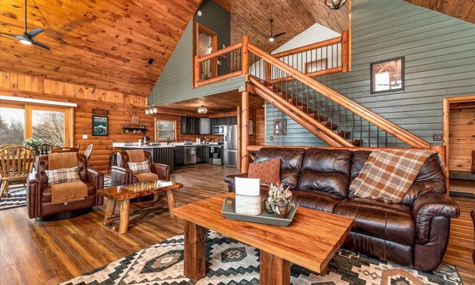 Apple River Cabine | Amazing Log Cabin with Beautiful Views at Apple Canyon Lake