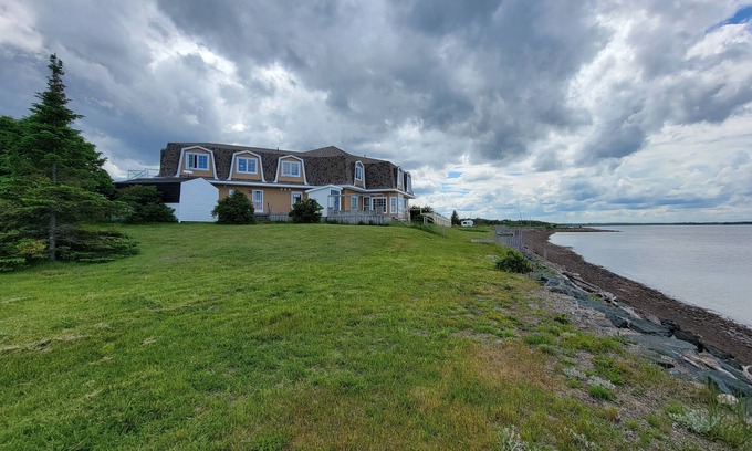 Baie-Sainte-Anne Appartement | Amazing ocean views in tranquil acadian village.