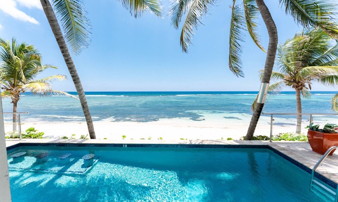 Bodden Town Copropriété | Amazing Ocean Front Sea Palm Villa #9
