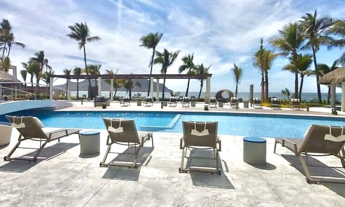 Zona Dorada Copropriété | Amazing OCEAN VIEW, BEACHFRONT Access, Stunning POOL - This is the place!