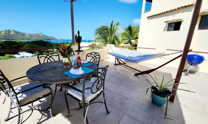 Coco Sunset Hills Appartement | Amazing Oceanview Private Villa Rooftop Terrace Walk to Beach