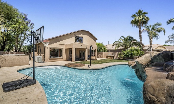 Windmill Ranch Maison | Superbe piscine, table de billard, salle de jeux d'arcade et de basket-ball, 5 chambres